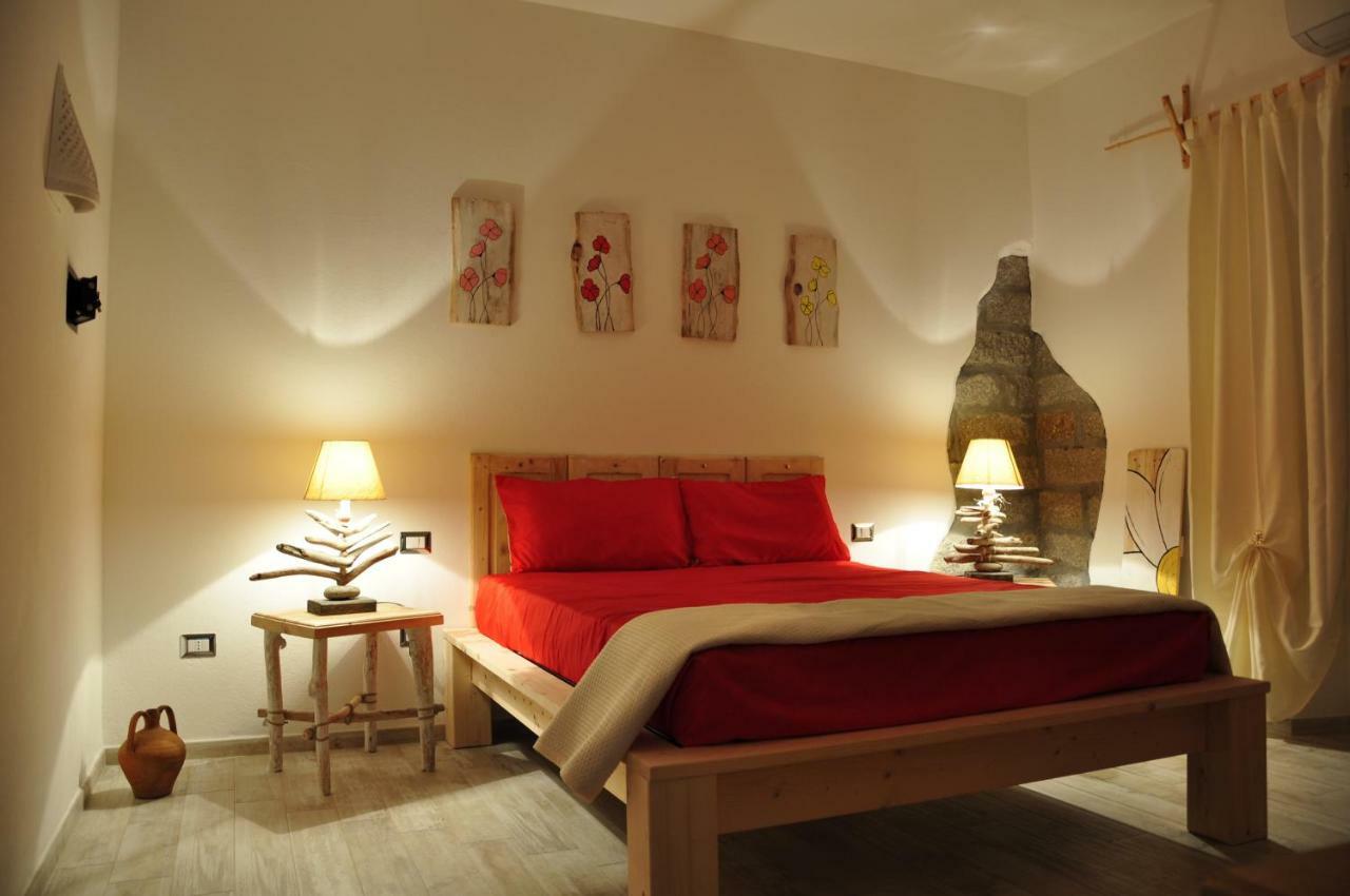 B&B Les Chambres Rooms & Suite Santa Teresa Gallura Exterior photo